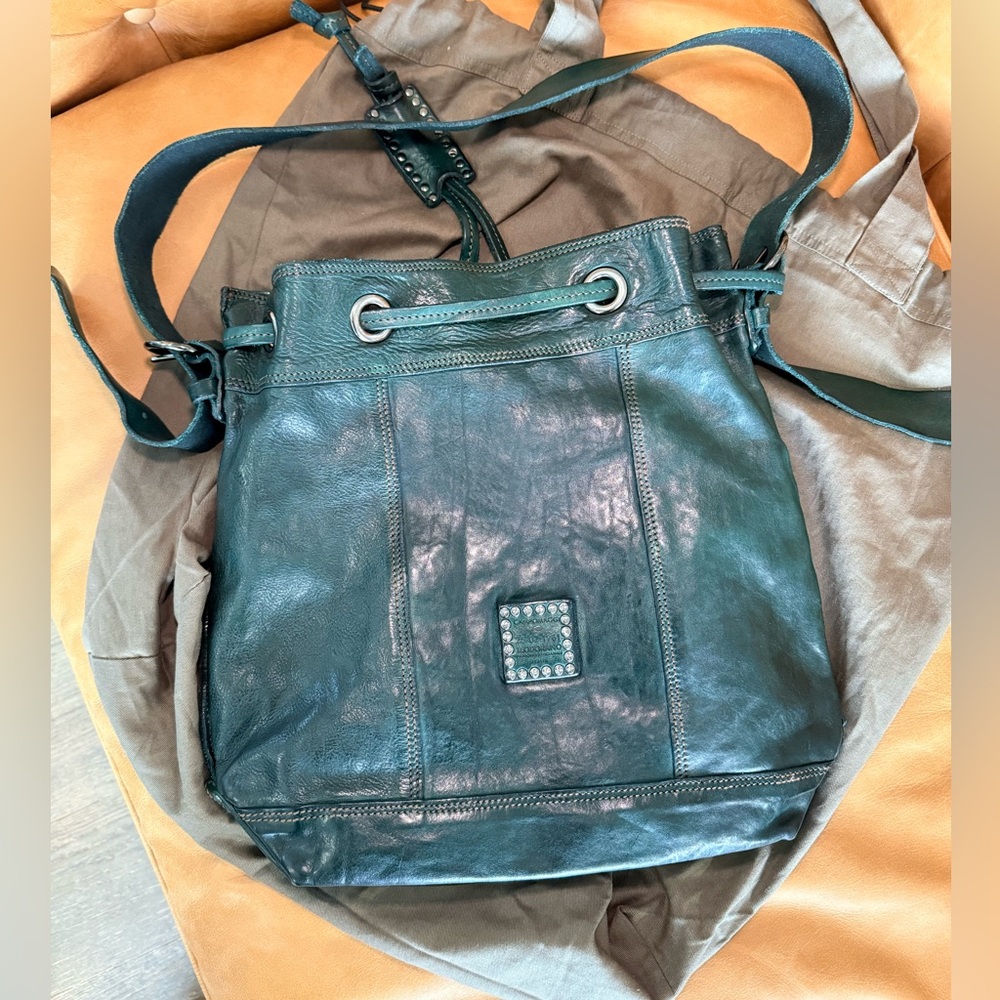 Campomaggi borgo bucket leather bag